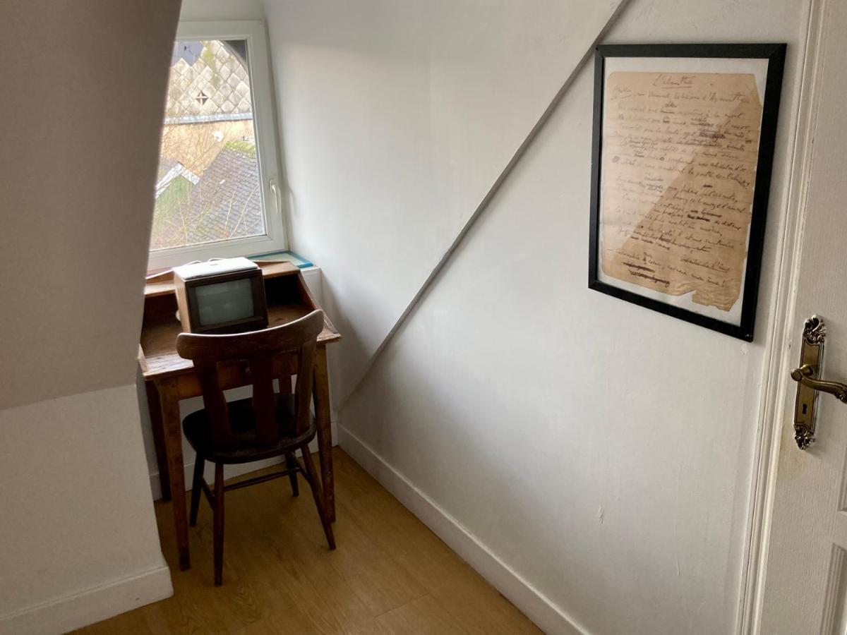 L Annonce N Est Pas D Actualite Ne Pas Prendre De Reservation Villa Saint-Fargeau  Luaran gambar